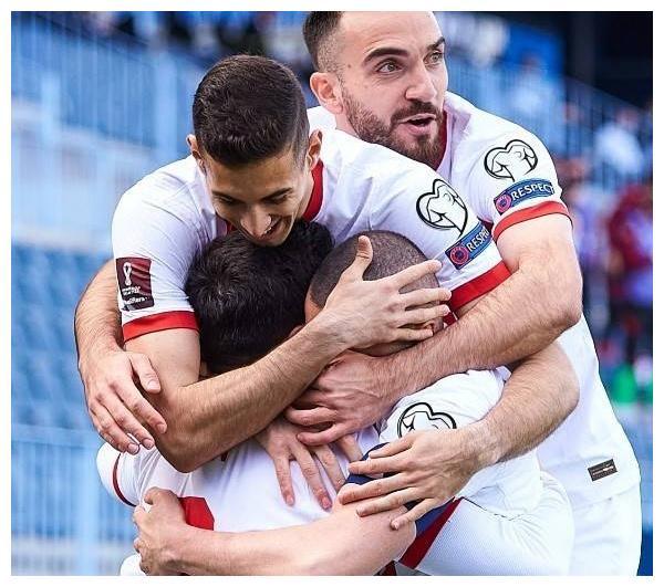 B体育教练-荷兰客场逼平挪威,晋级形势严峻的简单介绍