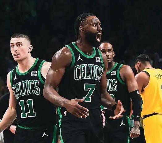 凯尔特人战胜篮网,东部优势更加凸显 凯尔特人战胜篮网,东部优势更加凸显