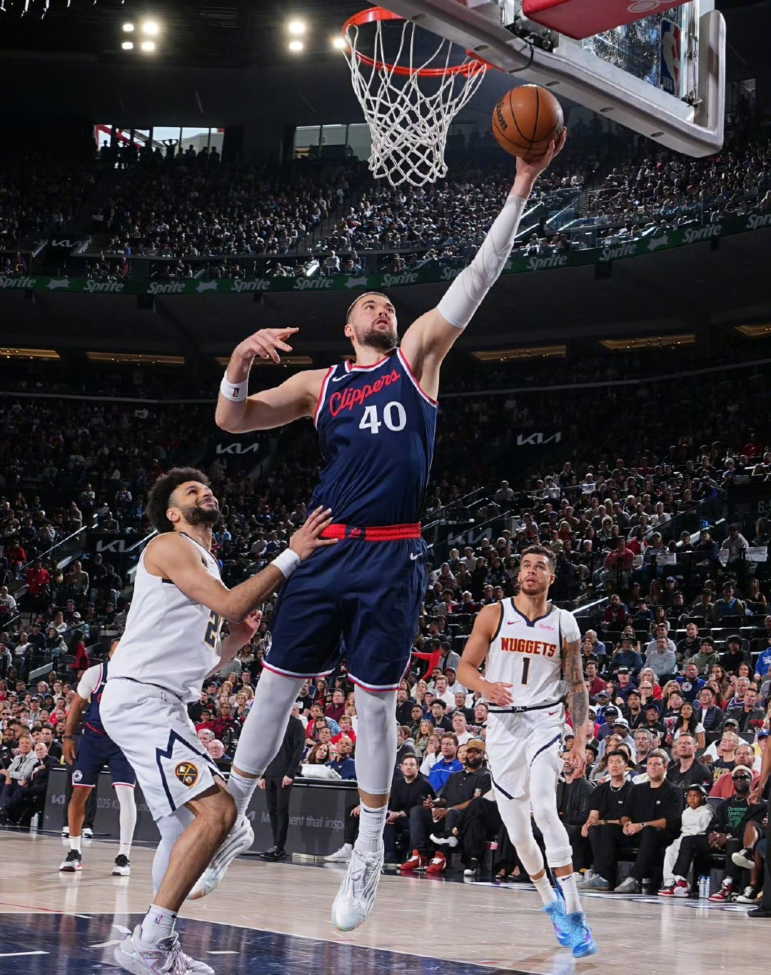 B体育课程-快船队后卫在比赛中打出生涯最佳表现