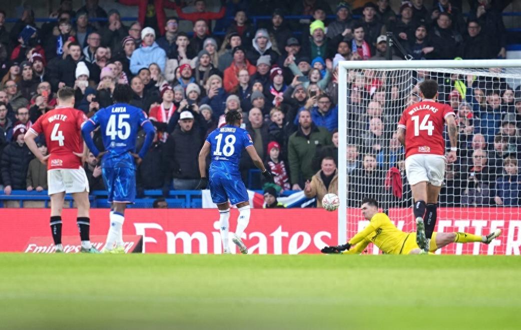 B体育入口-关于切尔西后卫不断造点为队友创造破门机会的信息