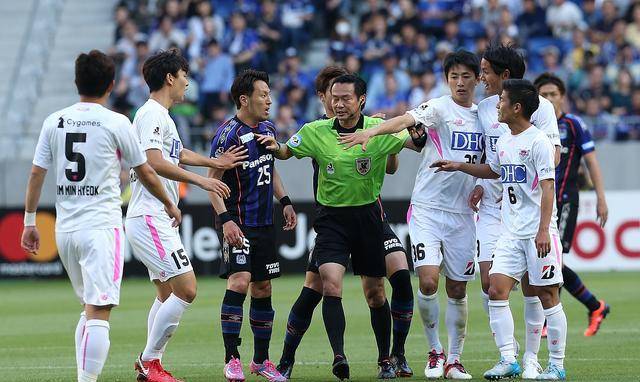 B体育活动-南汉普顿联主场逼平莱斯特城,成绩一般