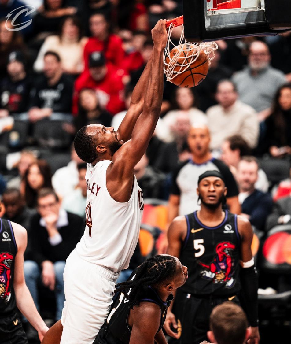 猛龙队员连续砍下高分,球队士气高涨 猛龙队员连续砍下高分,球队士气高涨