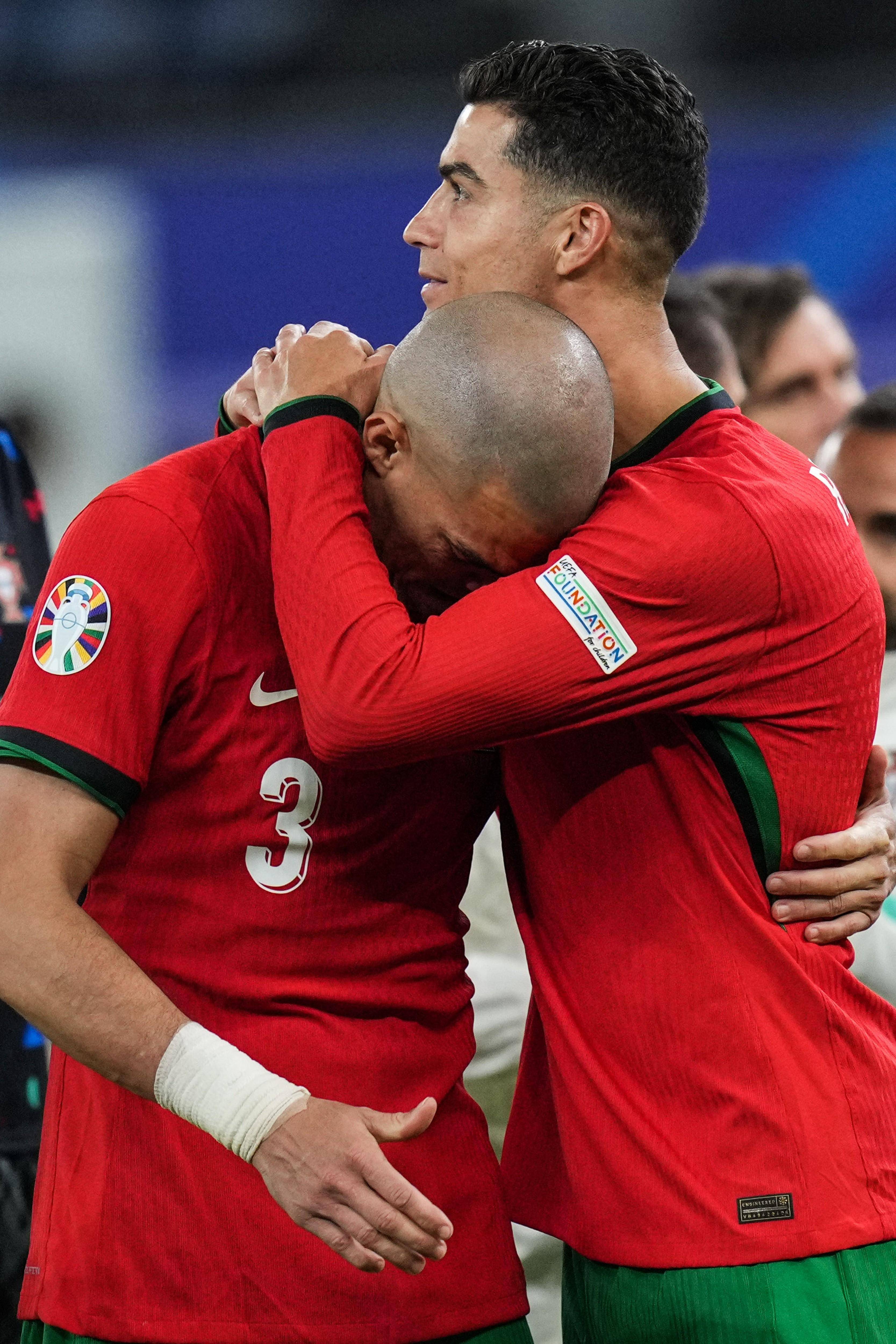 欧洲足球锦标赛预热赛拉开序幕,球迷热情高涨的简单介绍 欧洲足球锦标赛预热赛拉开序幕,球迷热情高涨的简单介绍