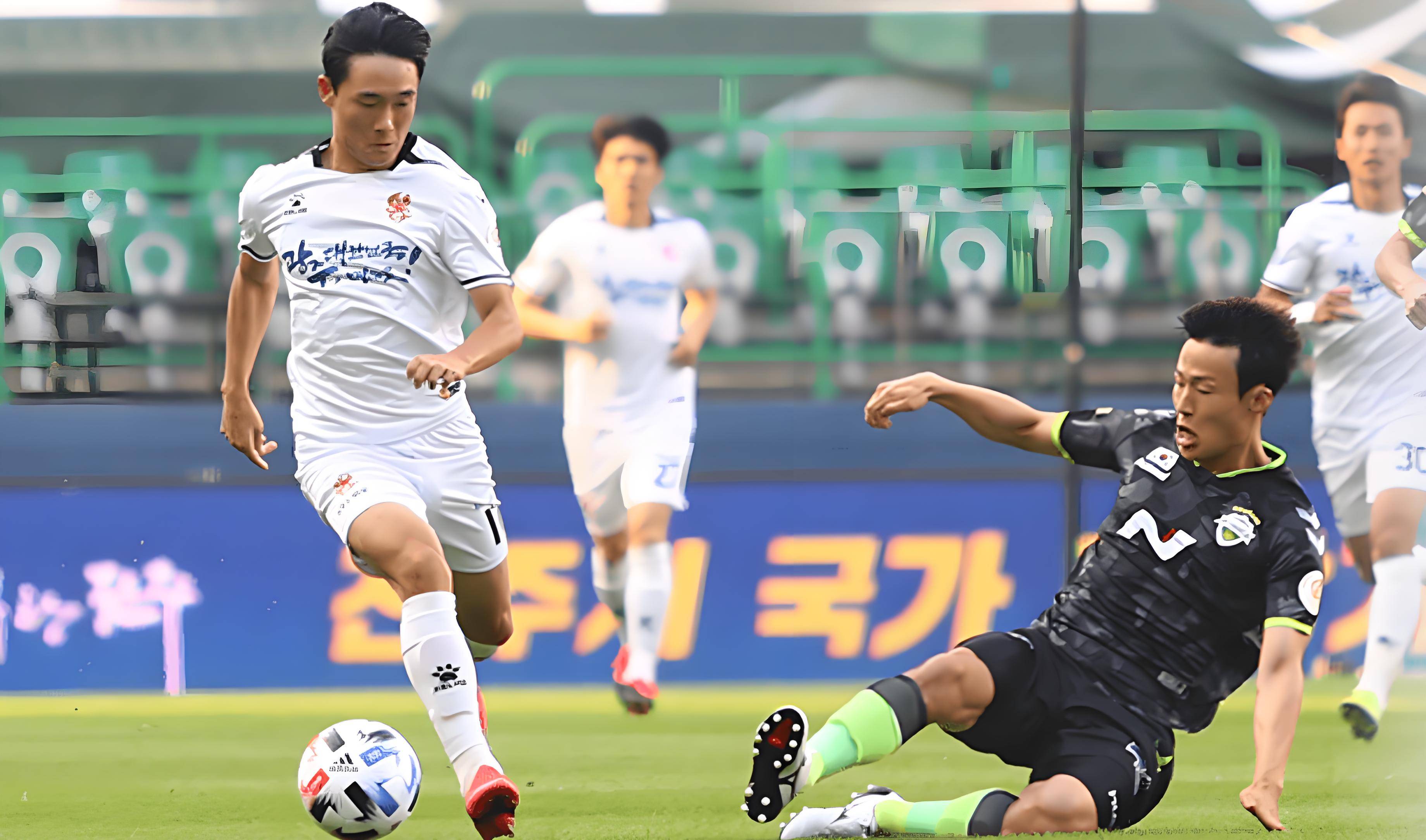 B体育链接-足球职业联赛各队排名变幻莫测,冲刺冠军的简单介绍