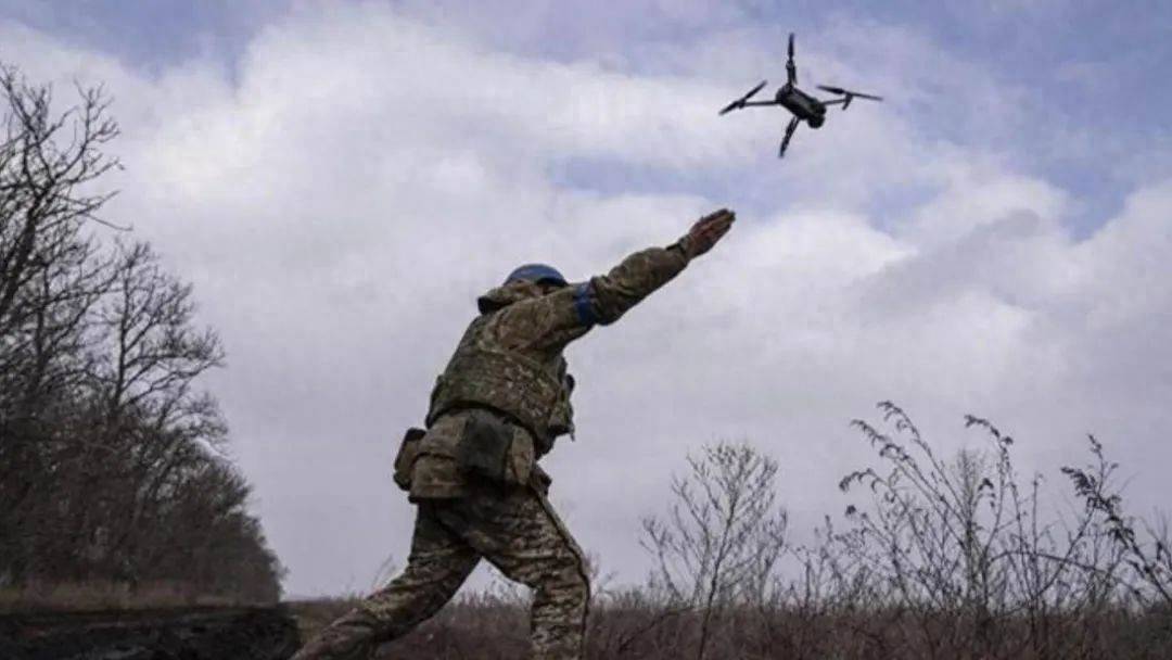 B体育在线-包含沃尔夫斯堡成功逆转战局，取得三分的词条