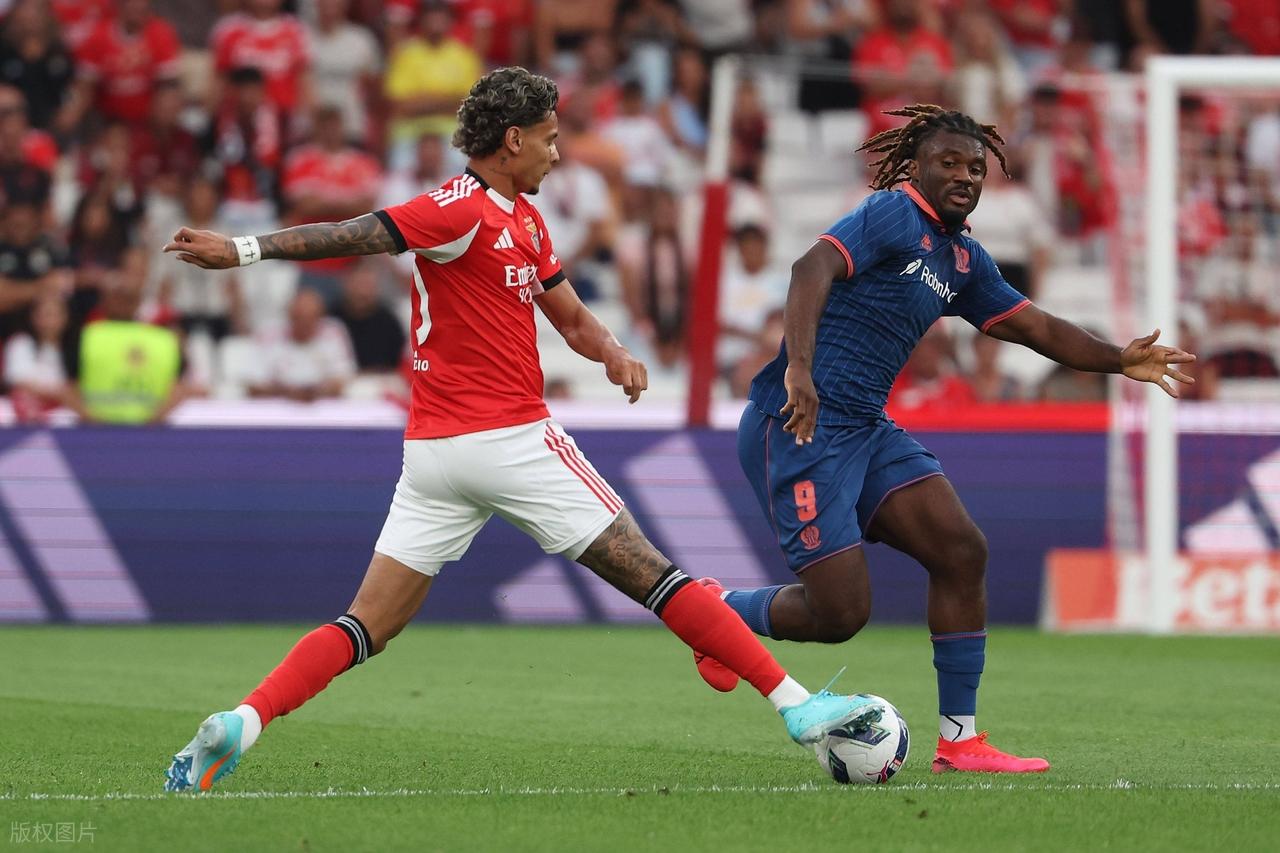 尼斯队抢分成功,继续保持上升势头 尼斯队抢分成功,继续保持上升势头