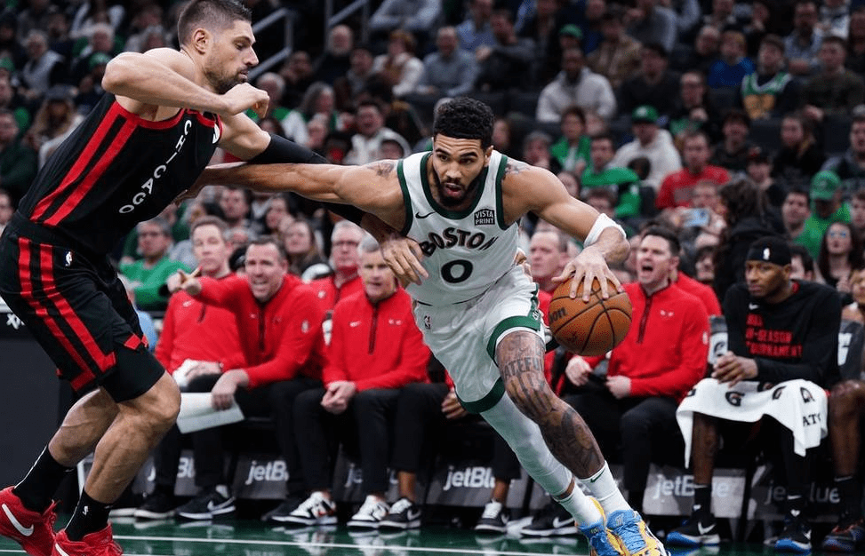 B体育娱乐-公牛横扫骑士,拉文全面开花!