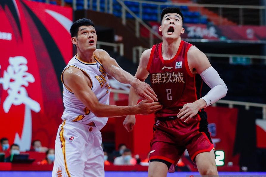 湖北队在主场迎战北京首钢队 湖北队在主场迎战北京首钢队