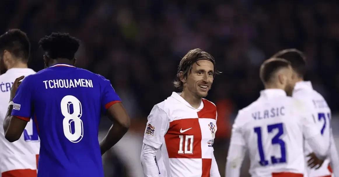 B体育网页版入口-比利时队实力雄厚，欧预赛半决赛豪取胜利